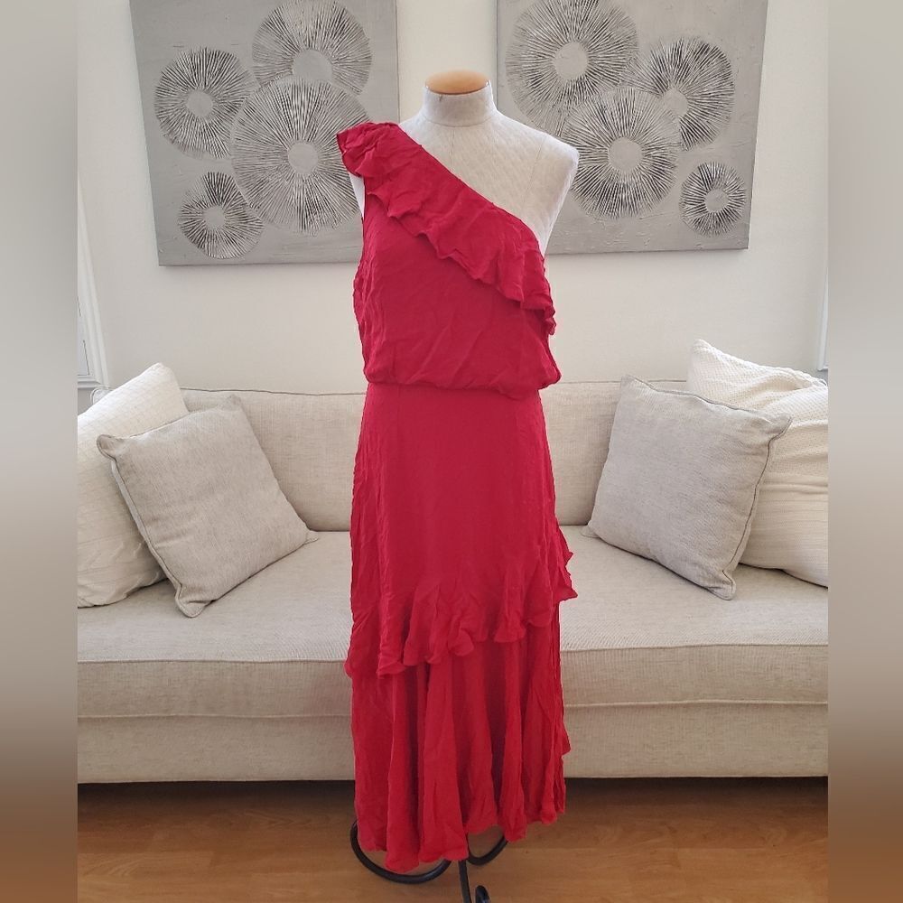 🌹 WAYF 🌹 One-Shoulder Ruffle Dress - [Large in Red] - Picture 4 of 15